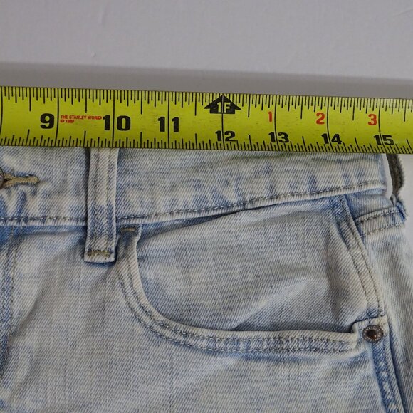 Old Navy Boyfriend Cuffed Denim Jean Shorts Women Size 6 Light Acid Wash - Picture 7 of 11